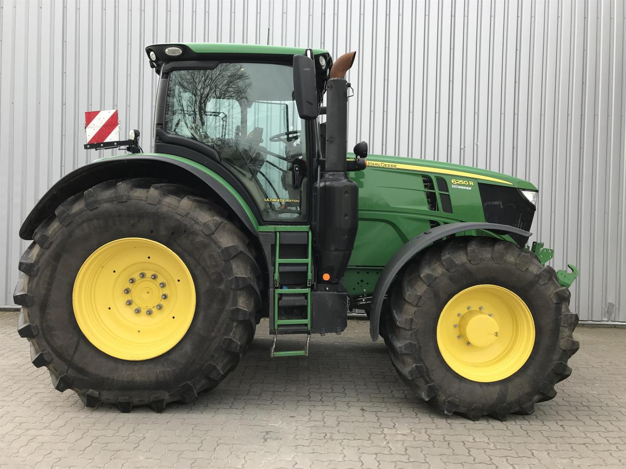 John Deere 6250R - Трактор: снимка 2 John Deere 6250R - Трактор: снимка 2