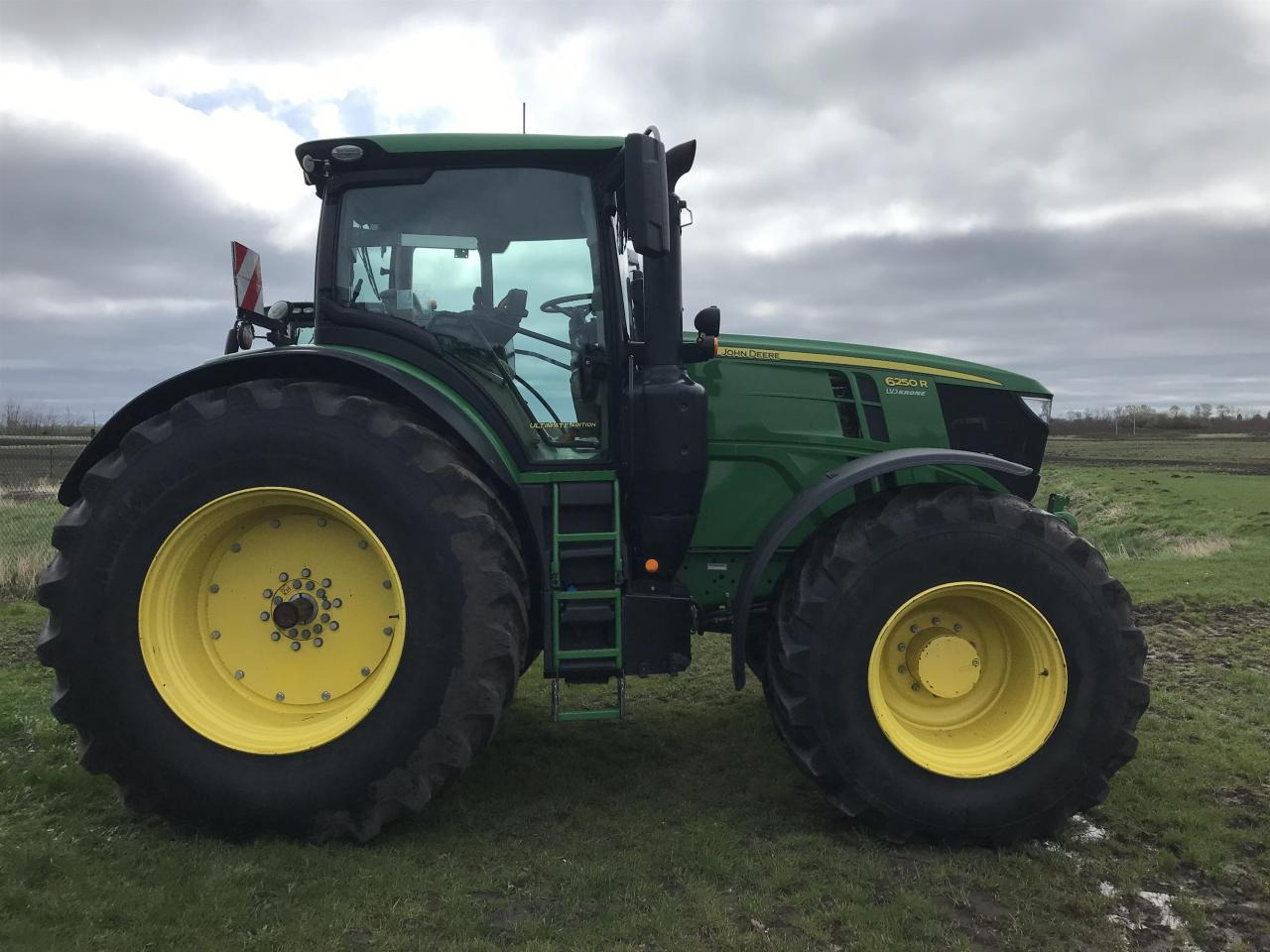 John Deere 6250R - Трактор: снимка 2 John Deere 6250R - Трактор: снимка 2