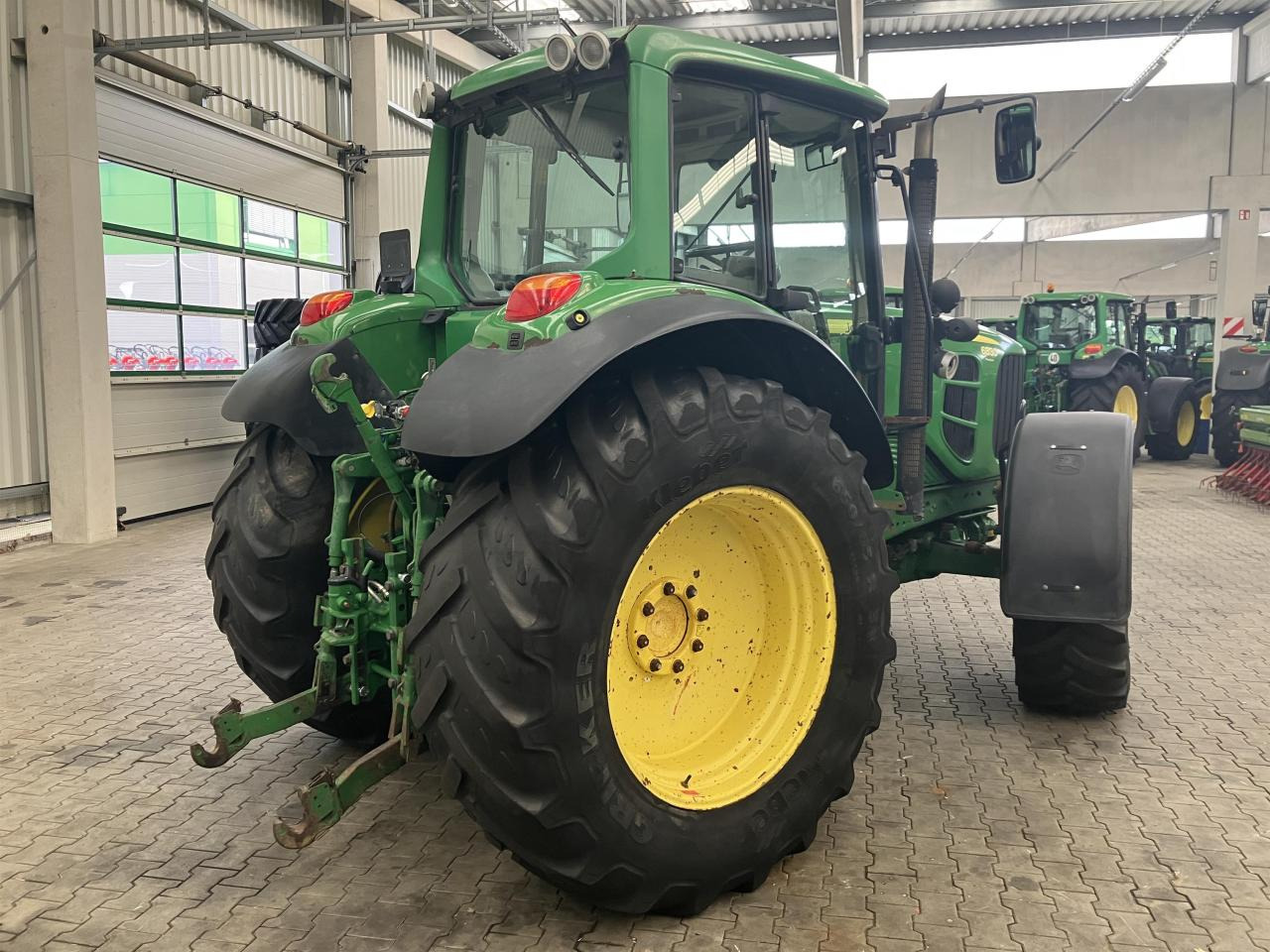 John Deere 6830 Premium - Трактор: снимка 3 John Deere 6830 Premium - Трактор: снимка 3
