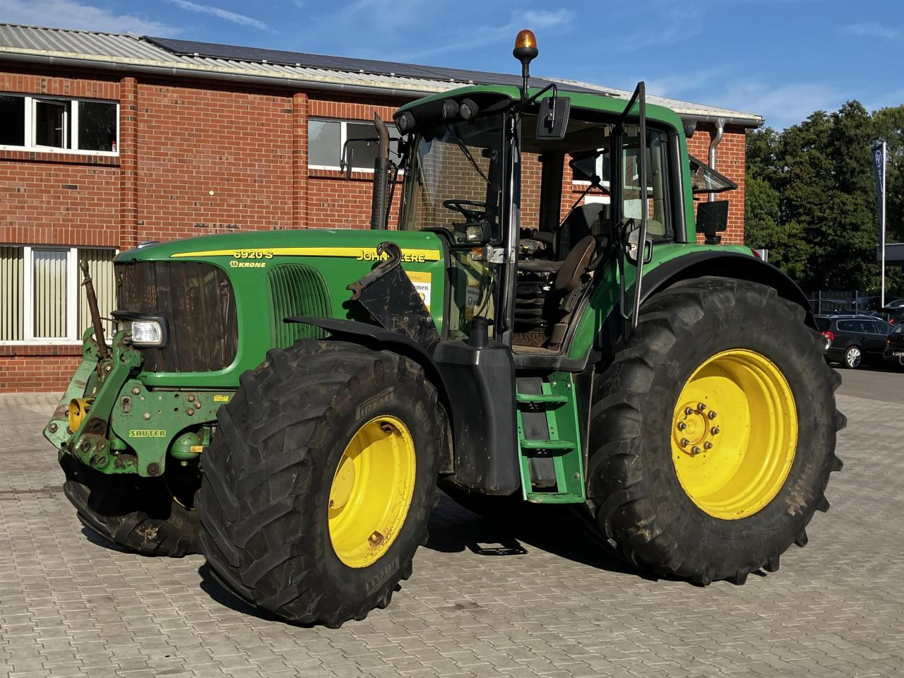 John Deere 6920 S - Трактор: снимка 3 John Deere 6920 S - Трактор: снимка 3