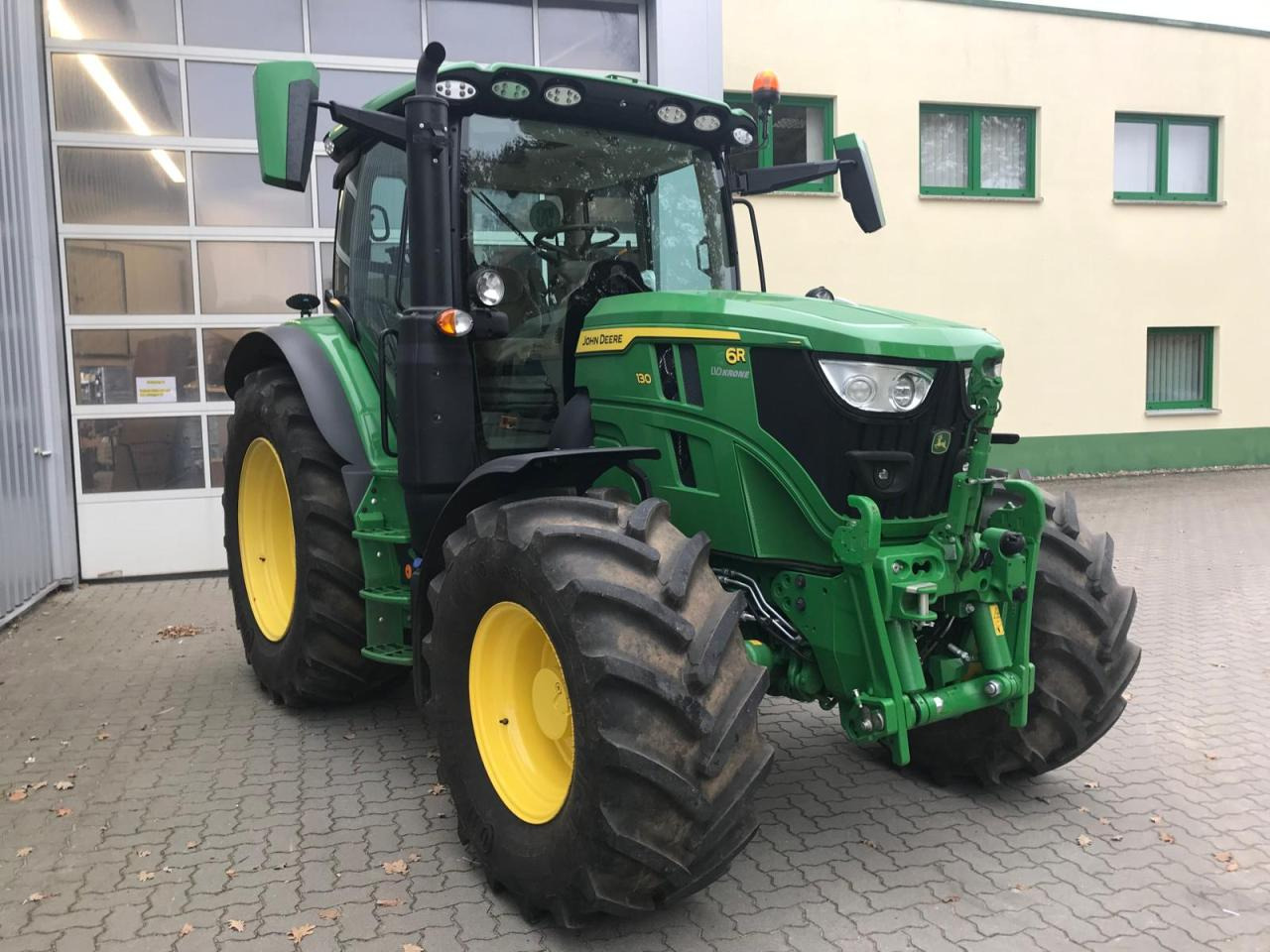 John Deere 6R 130 - Трактор: снимка 2 John Deere 6R 130 - Трактор: снимка 2