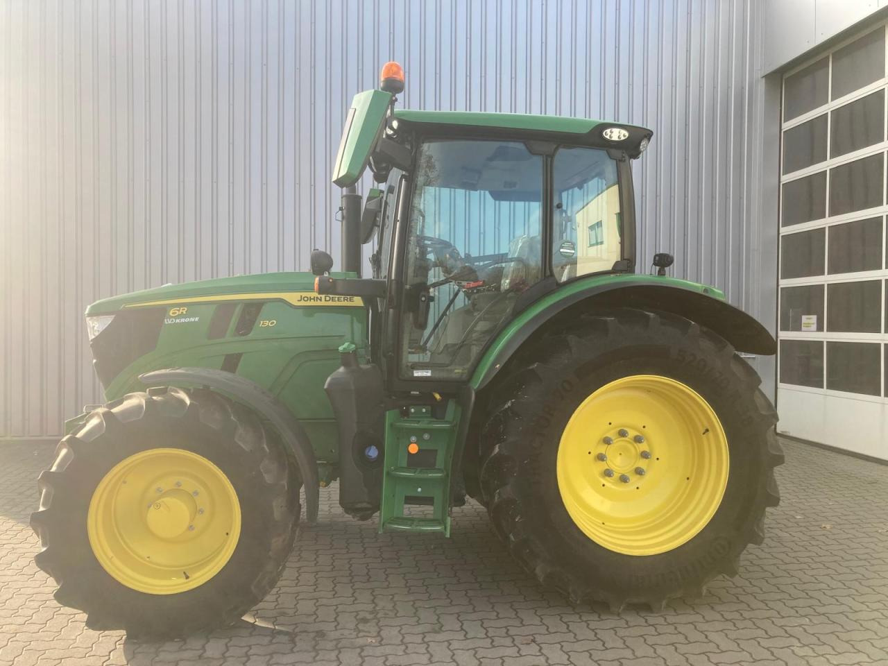 John Deere 6R 130 - Трактор: снимка 1 John Deere 6R 130 - Трактор: снимка 1