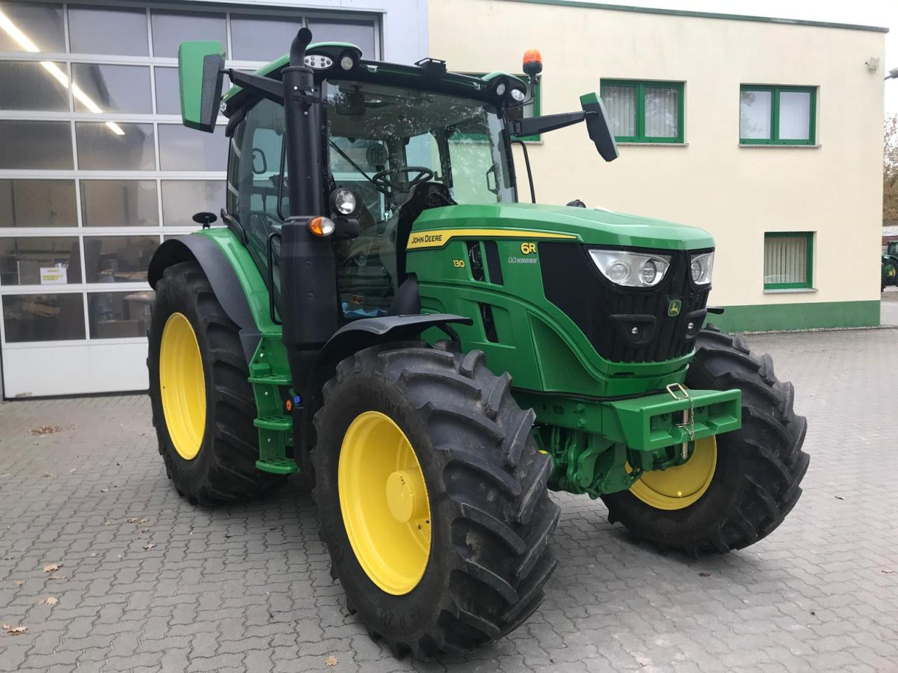 John Deere 6R 130 - Трактор: снимка 3 John Deere 6R 130 - Трактор: снимка 3