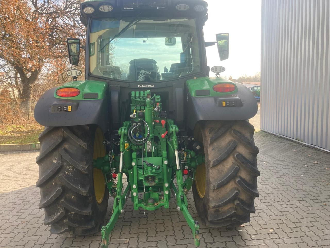 John Deere 6R 130 - Трактор: снимка 4 John Deere 6R 130 - Трактор: снимка 4