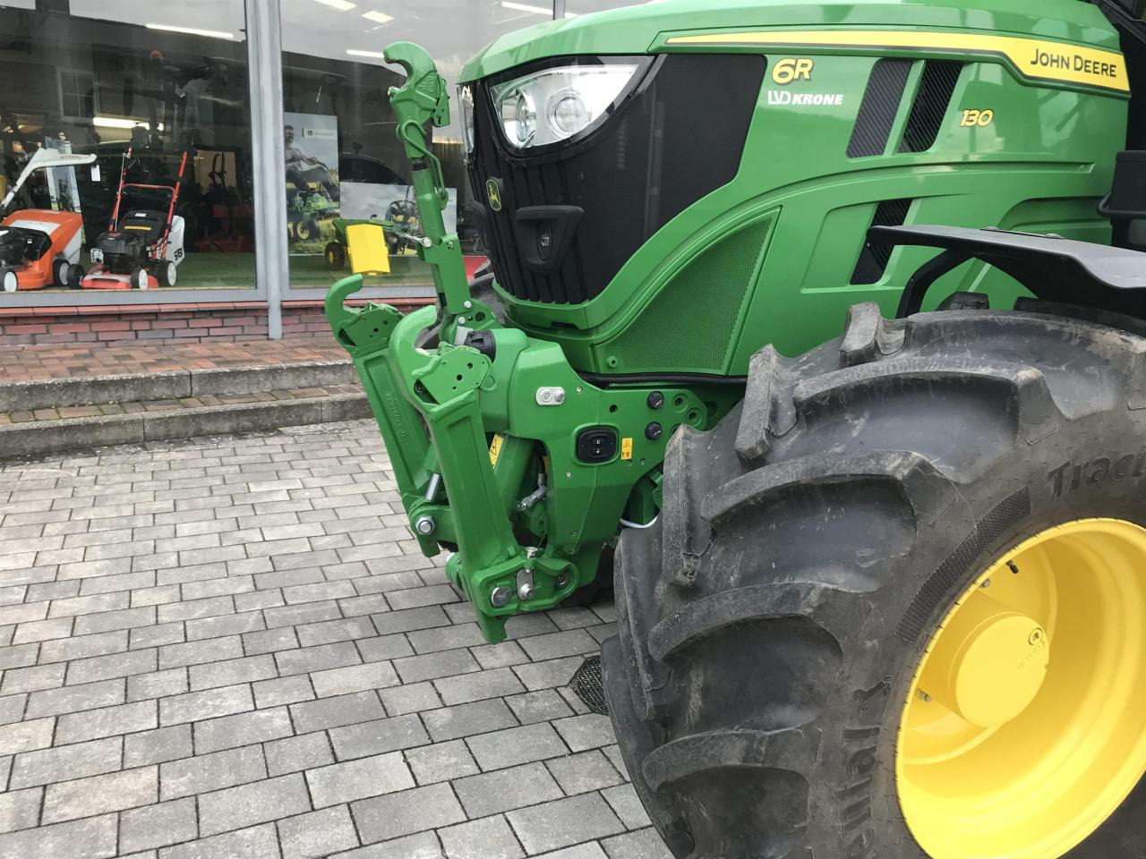John Deere 6R 130 - Трактор: снимка 4 John Deere 6R 130 - Трактор: снимка 4
