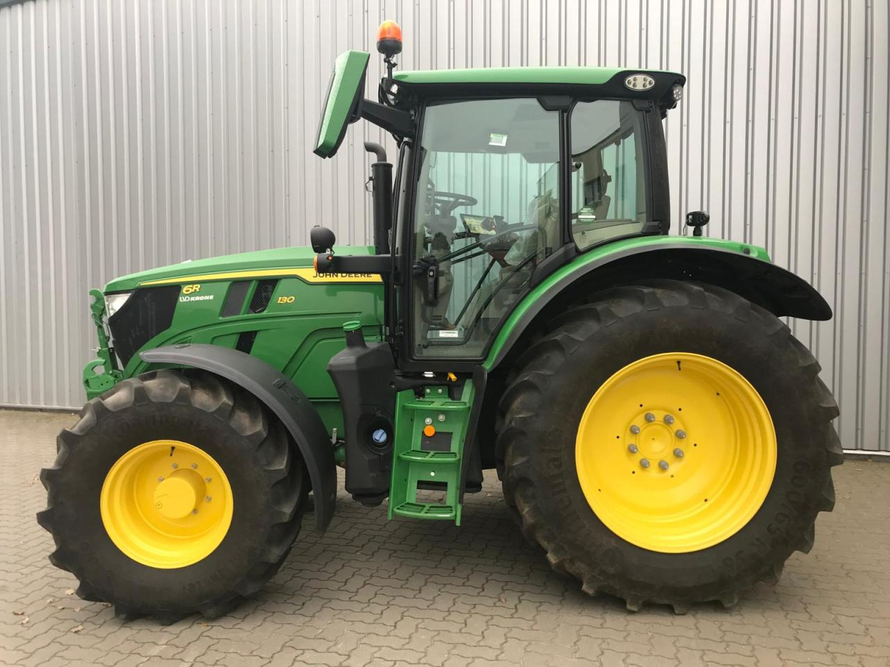 John Deere 6R 130 - Трактор: снимка 1 John Deere 6R 130 - Трактор: снимка 1