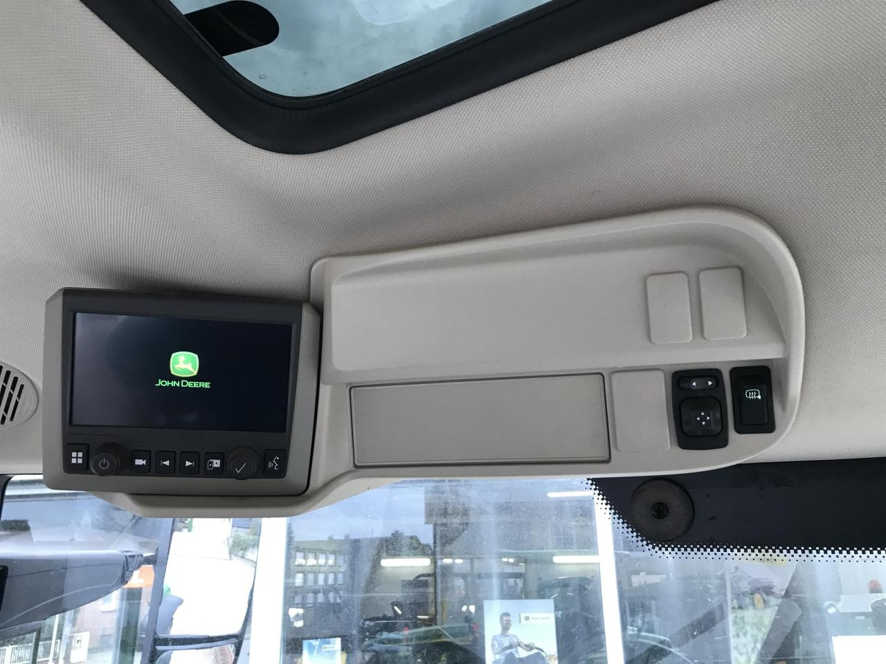 John Deere 6R 140 - Трактор: снимка 4 John Deere 6R 140 - Трактор: снимка 4