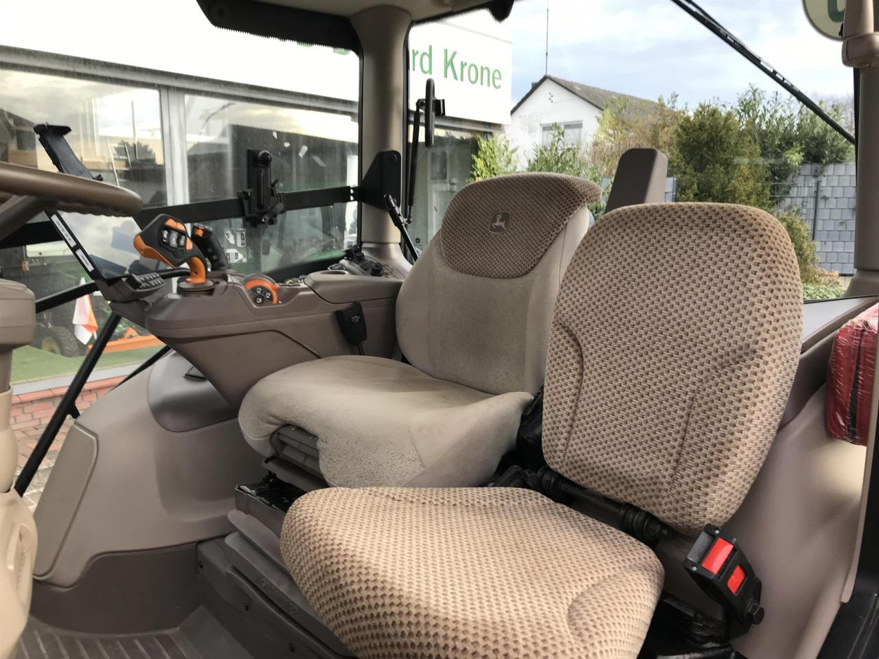 John Deere 6R 140 - Трактор: снимка 2 John Deere 6R 140 - Трактор: снимка 2