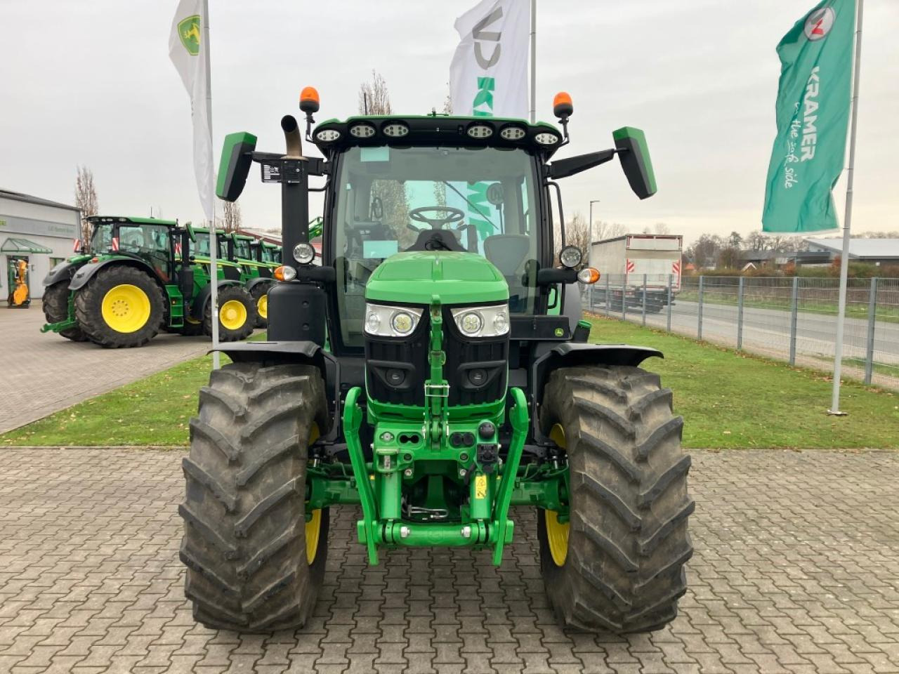 John Deere 6R 150 - Трактор: снимка 2 John Deere 6R 150 - Трактор: снимка 2