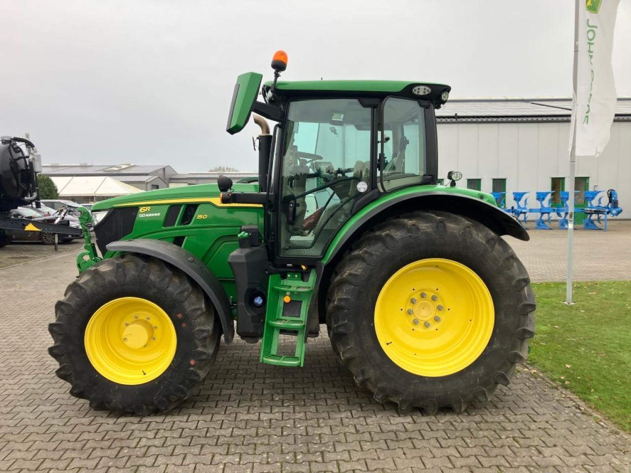 John Deere 6R 150 - Трактор: снимка 4 John Deere 6R 150 - Трактор: снимка 4