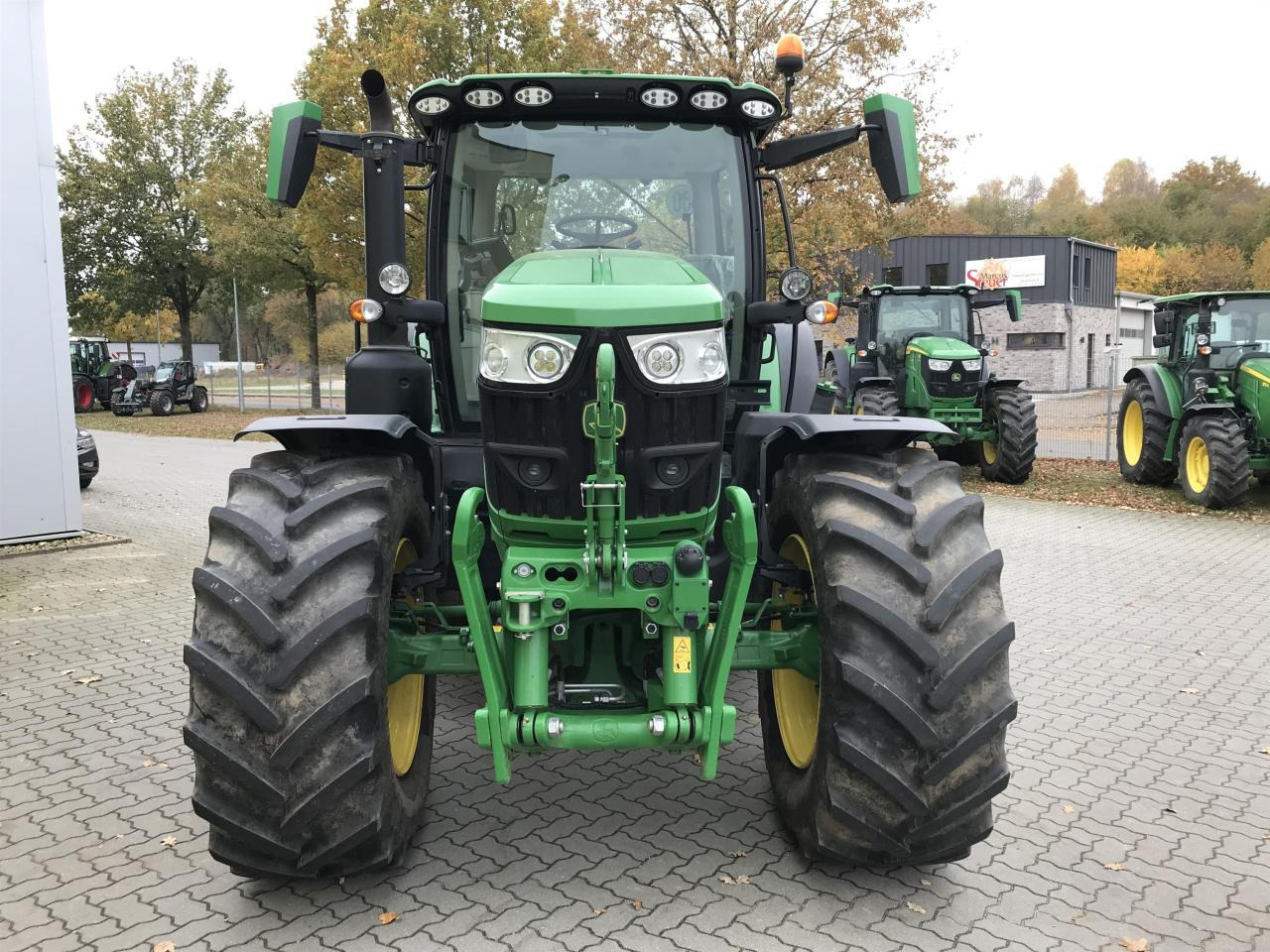 John Deere 6R 155 - Трактор: снимка 3 John Deere 6R 155 - Трактор: снимка 3