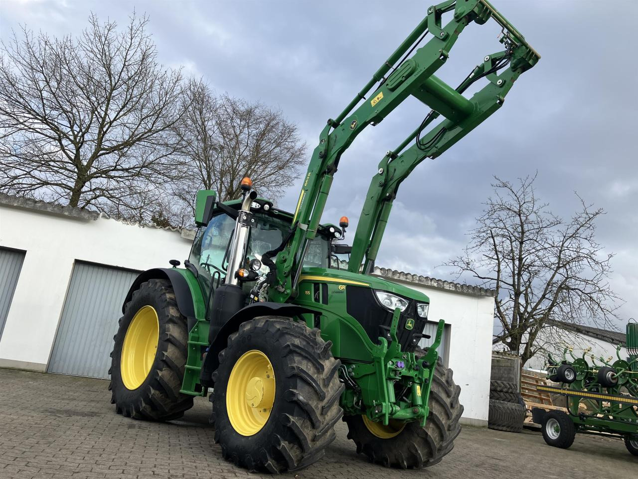 John Deere 6R 155 - Трактор: снимка 2 John Deere 6R 155 - Трактор: снимка 2