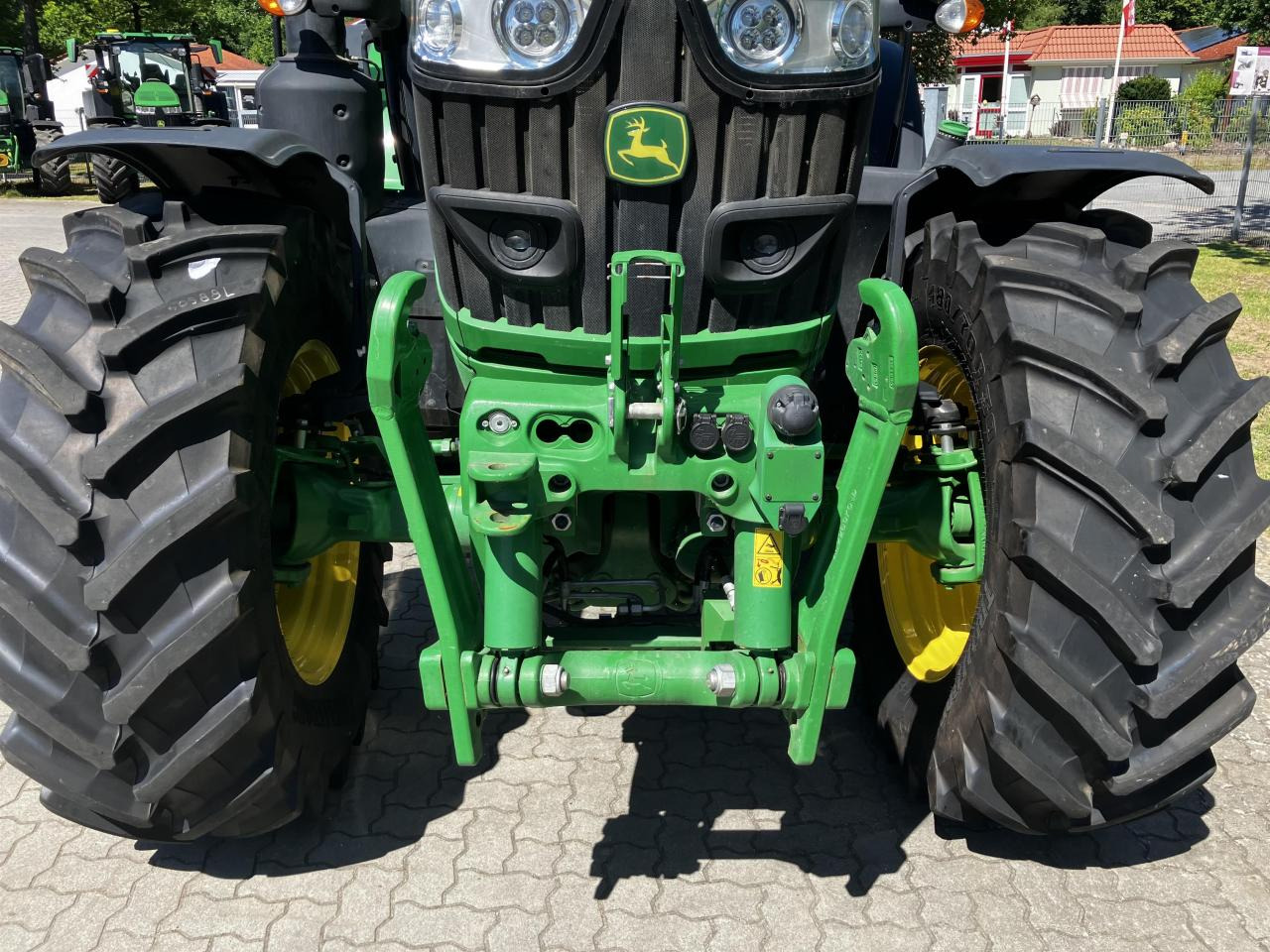 John Deere 6R 155 - Трактор: снимка 4 John Deere 6R 155 - Трактор: снимка 4