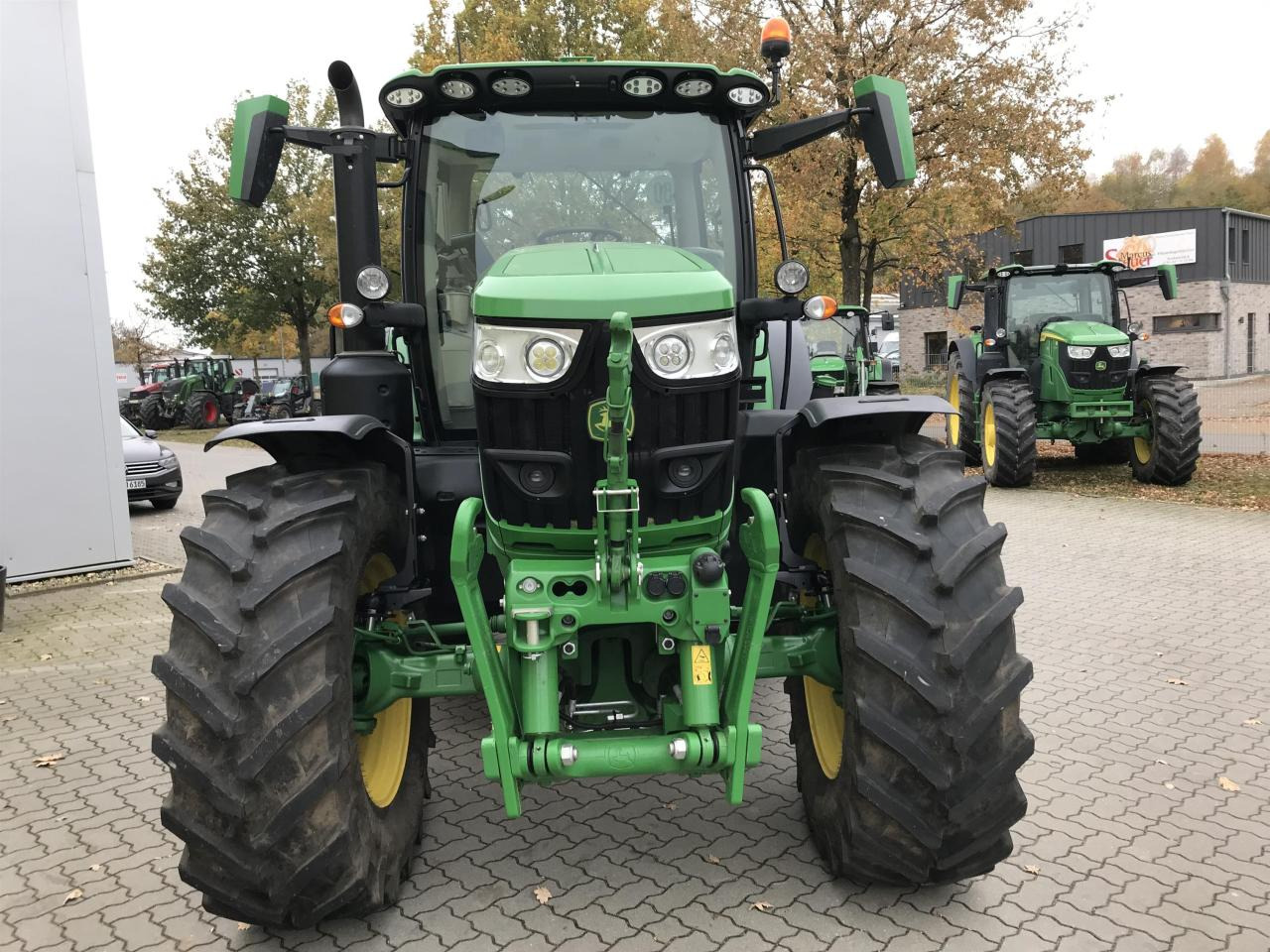 John Deere 6R 155 - Трактор: снимка 3 John Deere 6R 155 - Трактор: снимка 3