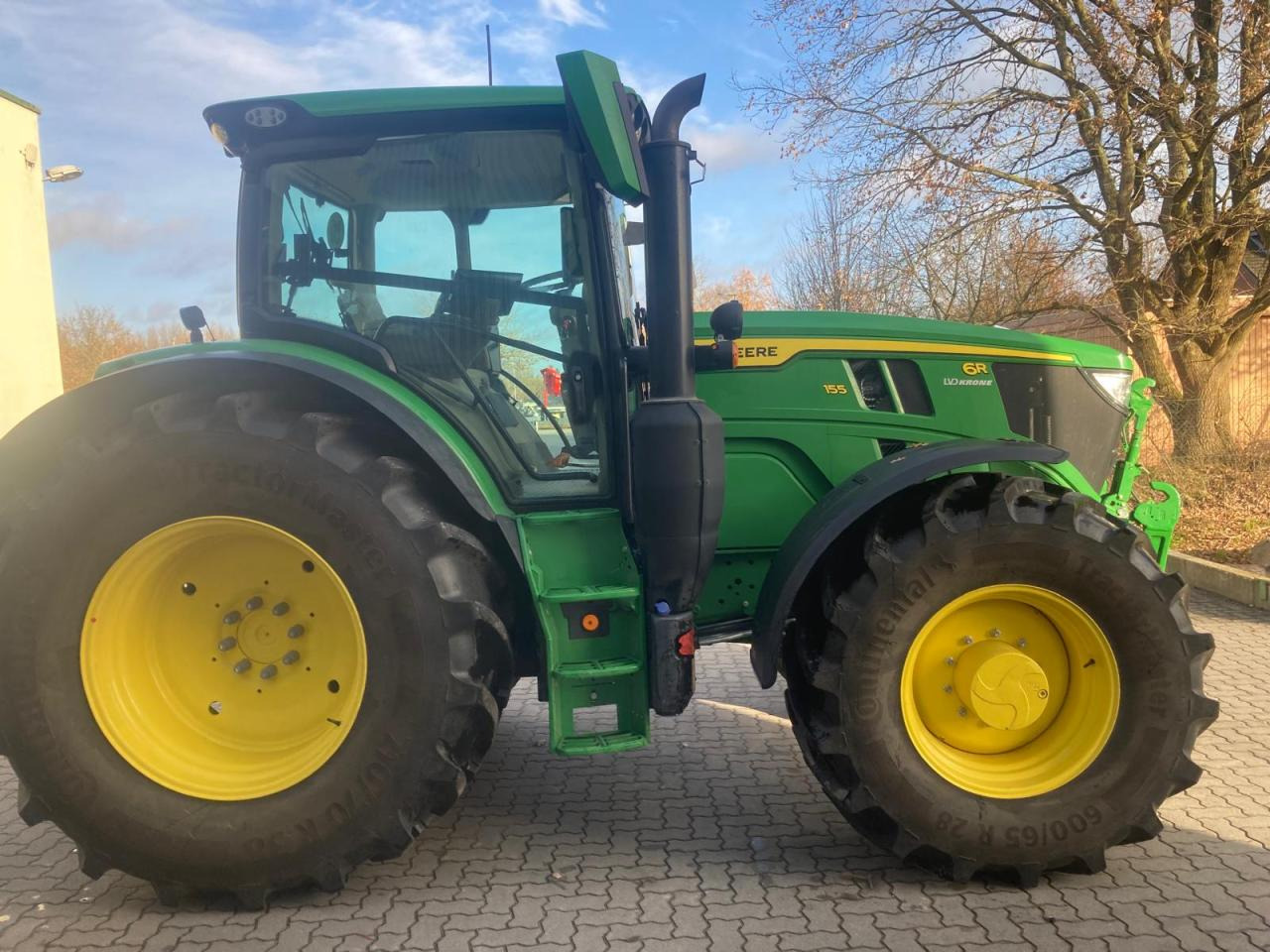 John Deere 6R 155 - Трактор: снимка 2 John Deere 6R 155 - Трактор: снимка 2