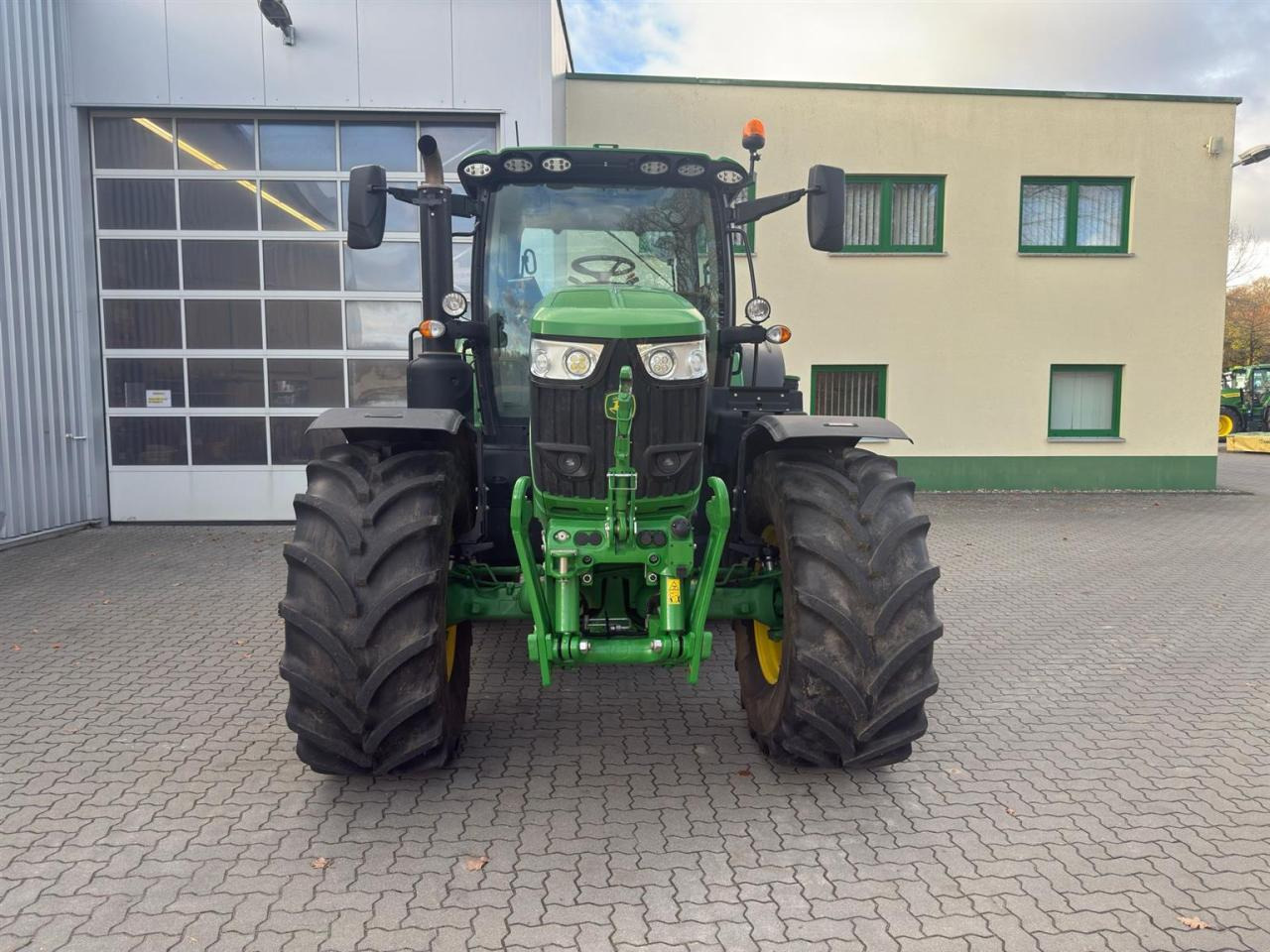 John Deere 6R 175 - Трактор: снимка 5 John Deere 6R 175 - Трактор: снимка 5