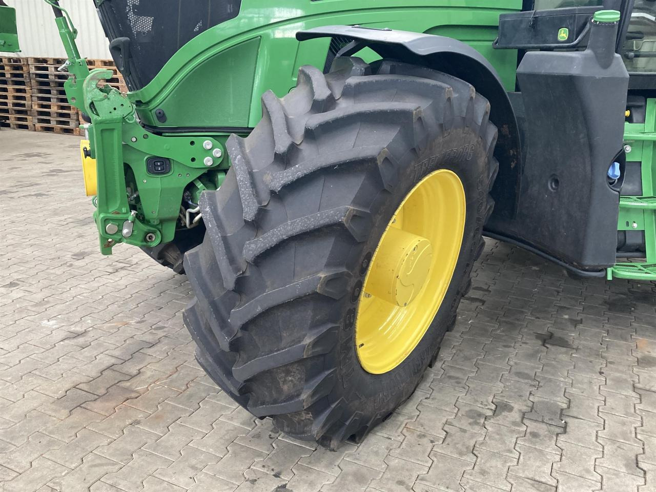 John Deere 6R 185 - Трактор: снимка 2 John Deere 6R 185 - Трактор: снимка 2