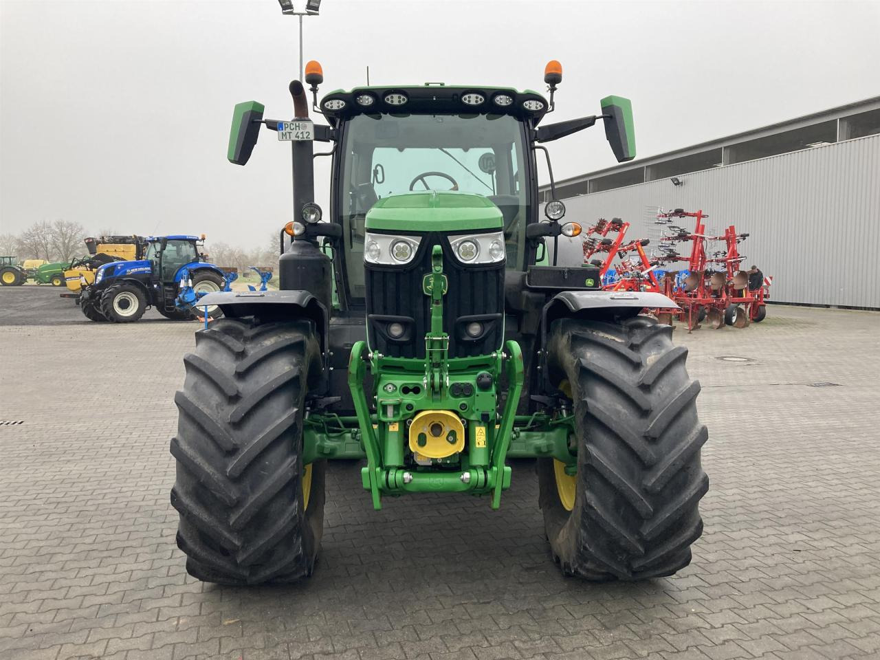 John Deere 6R 215 - Трактор: снимка 1 John Deere 6R 215 - Трактор: снимка 1