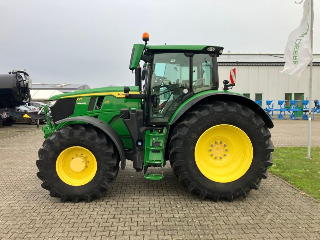John Deere 6R 215 - Трактор: снимка 5 John Deere 6R 215 - Трактор: снимка 5