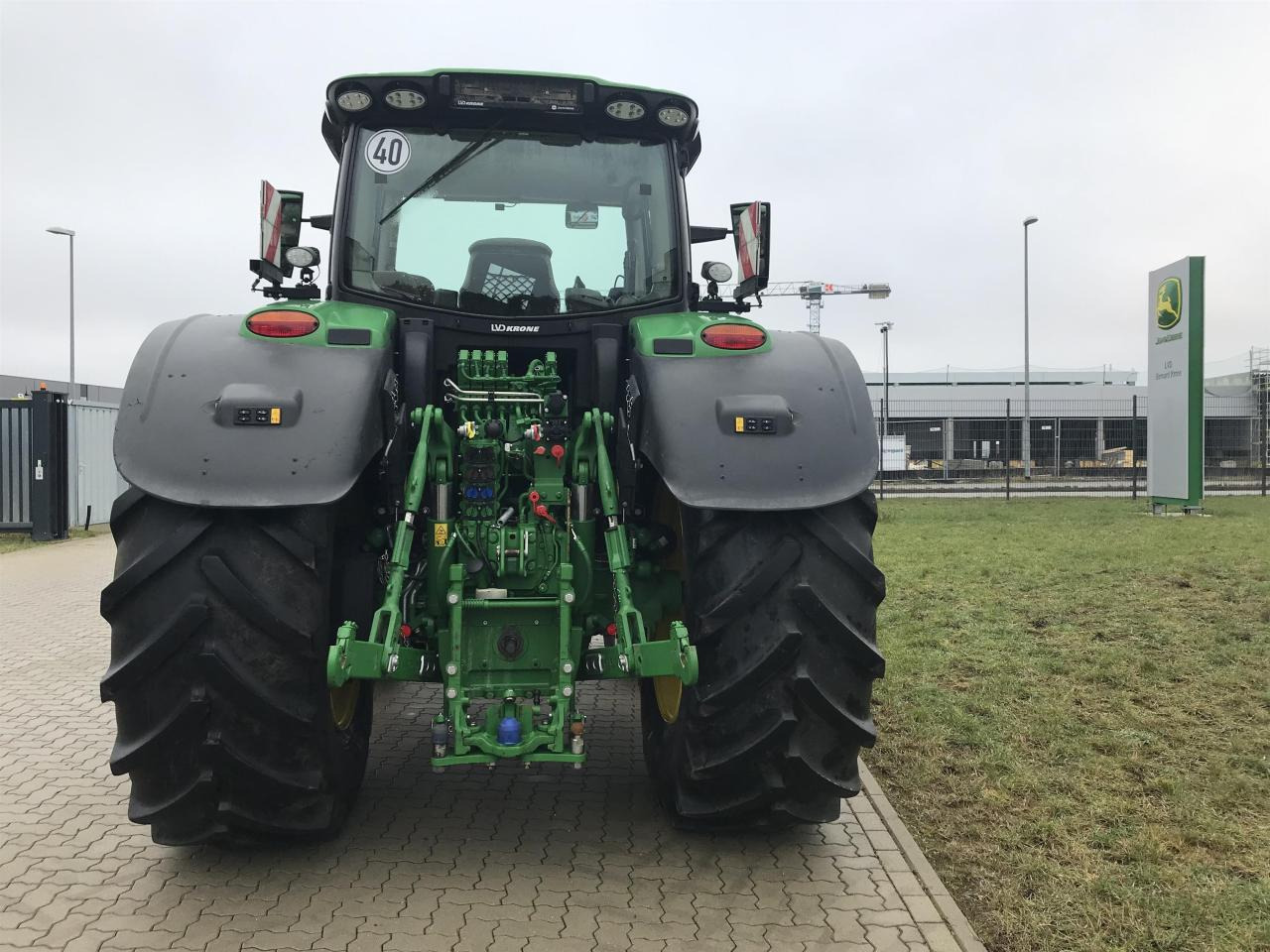John Deere 6R 215 - Трактор: снимка 3 John Deere 6R 215 - Трактор: снимка 3