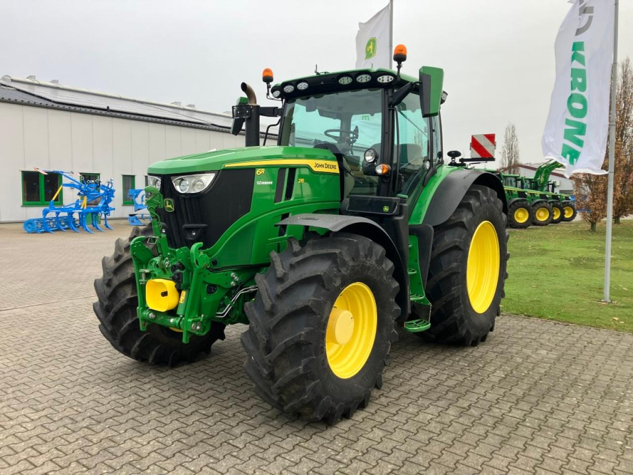 John Deere 6R 215 - Трактор: снимка 4 John Deere 6R 215 - Трактор: снимка 4