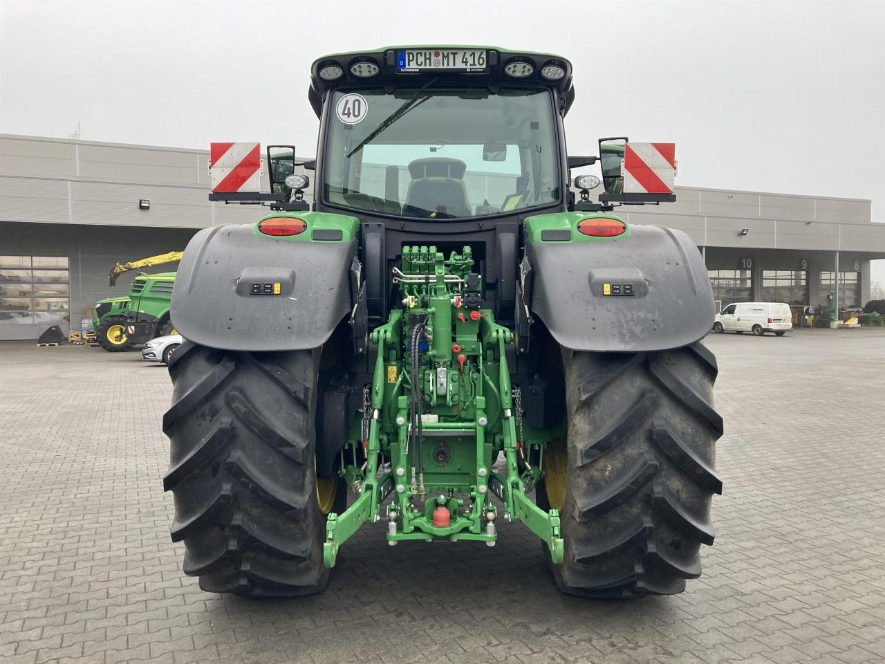 John Deere 6R 215 - Трактор: снимка 3 John Deere 6R 215 - Трактор: снимка 3