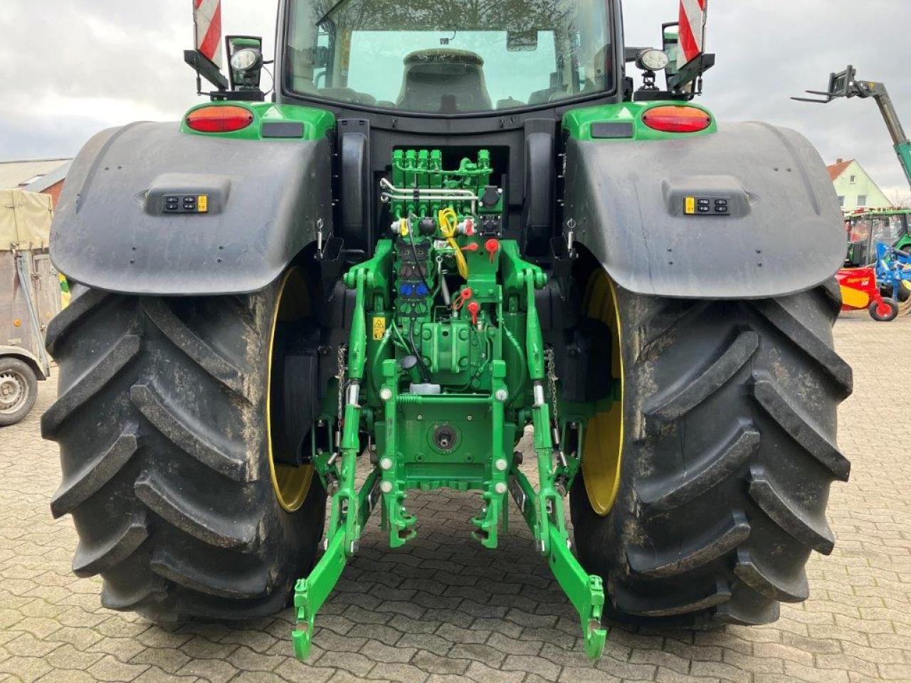 John Deere 6R 215 - Трактор: снимка 5 John Deere 6R 215 - Трактор: снимка 5