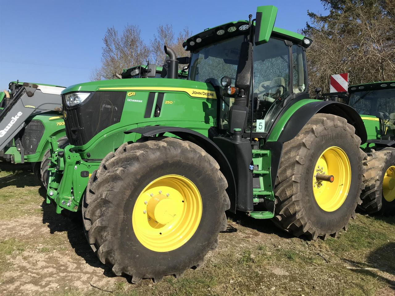 Трактор John Deere 6R 250: снимка 1