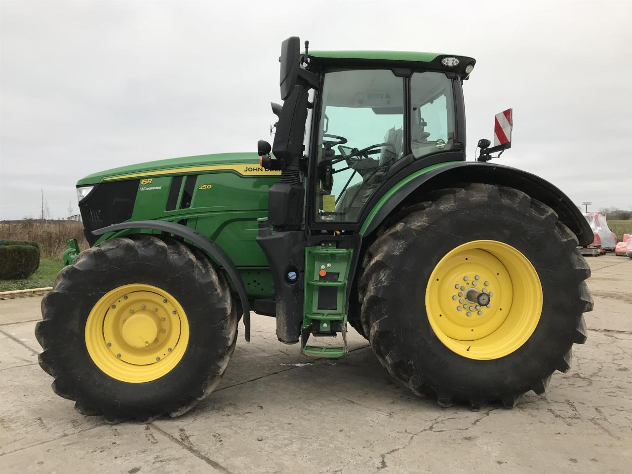 John Deere 6R 250 - Трактор: снимка 1 John Deere 6R 250 - Трактор: снимка 1