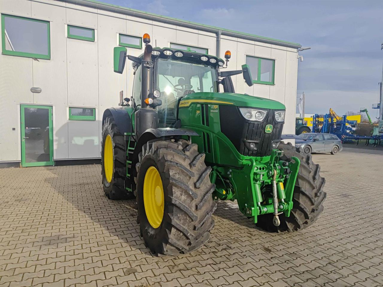 John Deere 6R 250 - Трактор: снимка 3 John Deere 6R 250 - Трактор: снимка 3