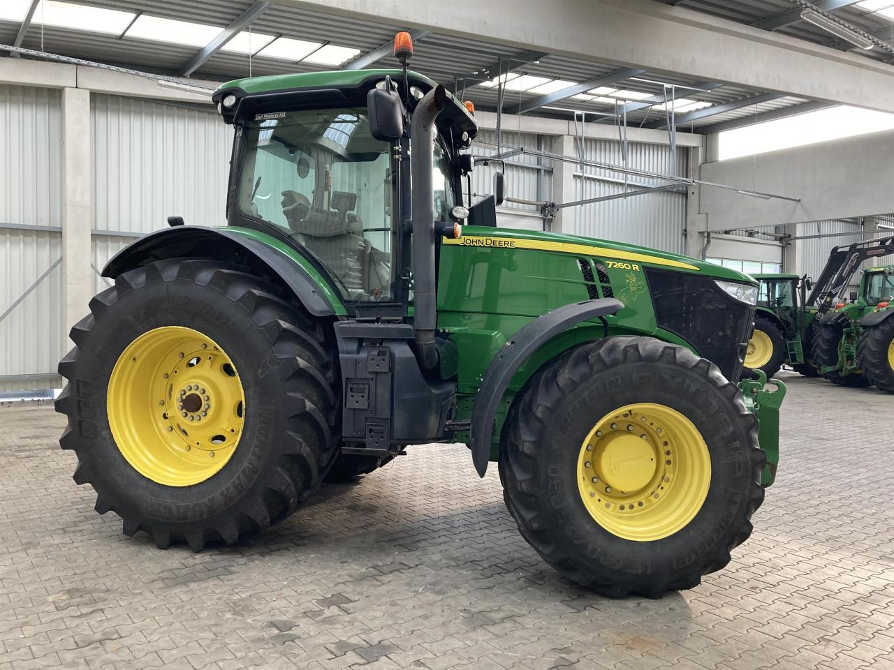 John Deere 7260R - Трактор: снимка 4 John Deere 7260R - Трактор: снимка 4