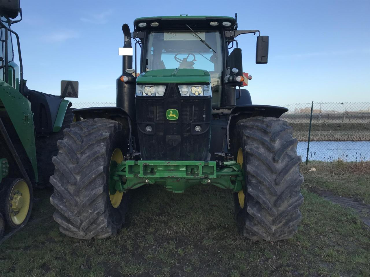 John Deere 7310R - Трактор: снимка 3 John Deere 7310R - Трактор: снимка 3
