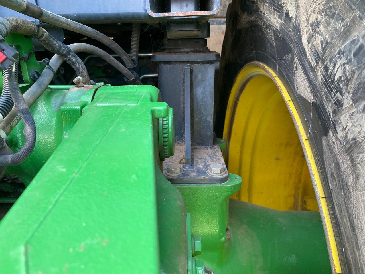 John Deere 7R 330 - Трактор: снимка 4 John Deere 7R 330 - Трактор: снимка 4