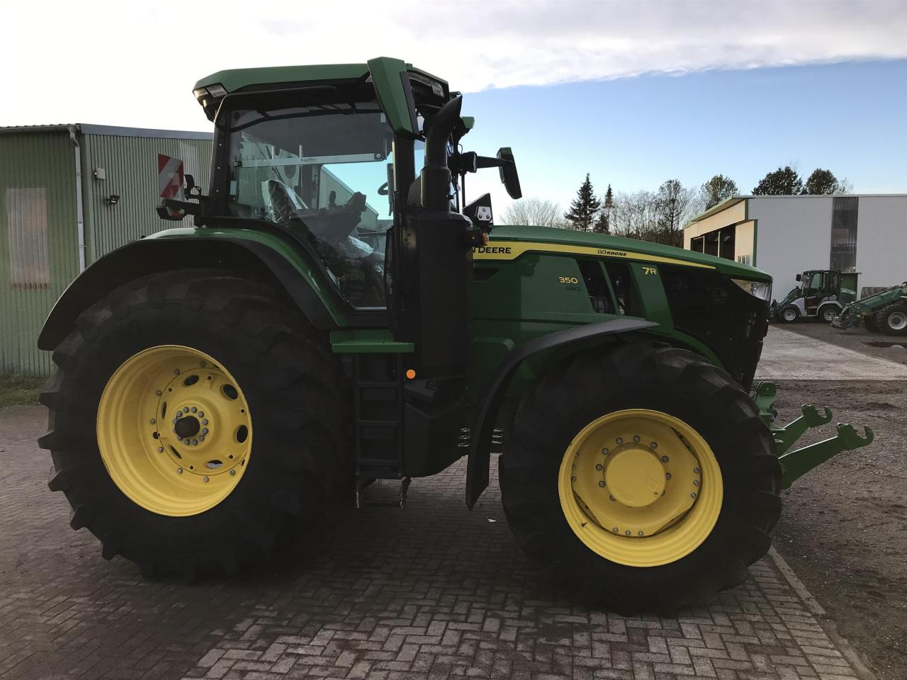 John Deere 7R 350 - Трактор: снимка 2 John Deere 7R 350 - Трактор: снимка 2