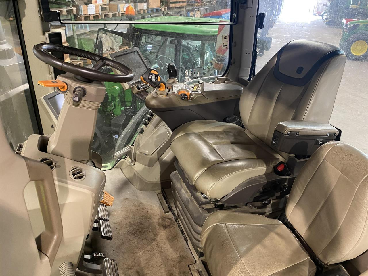 John Deere 7R 350 - Трактор: снимка 4 John Deere 7R 350 - Трактор: снимка 4
