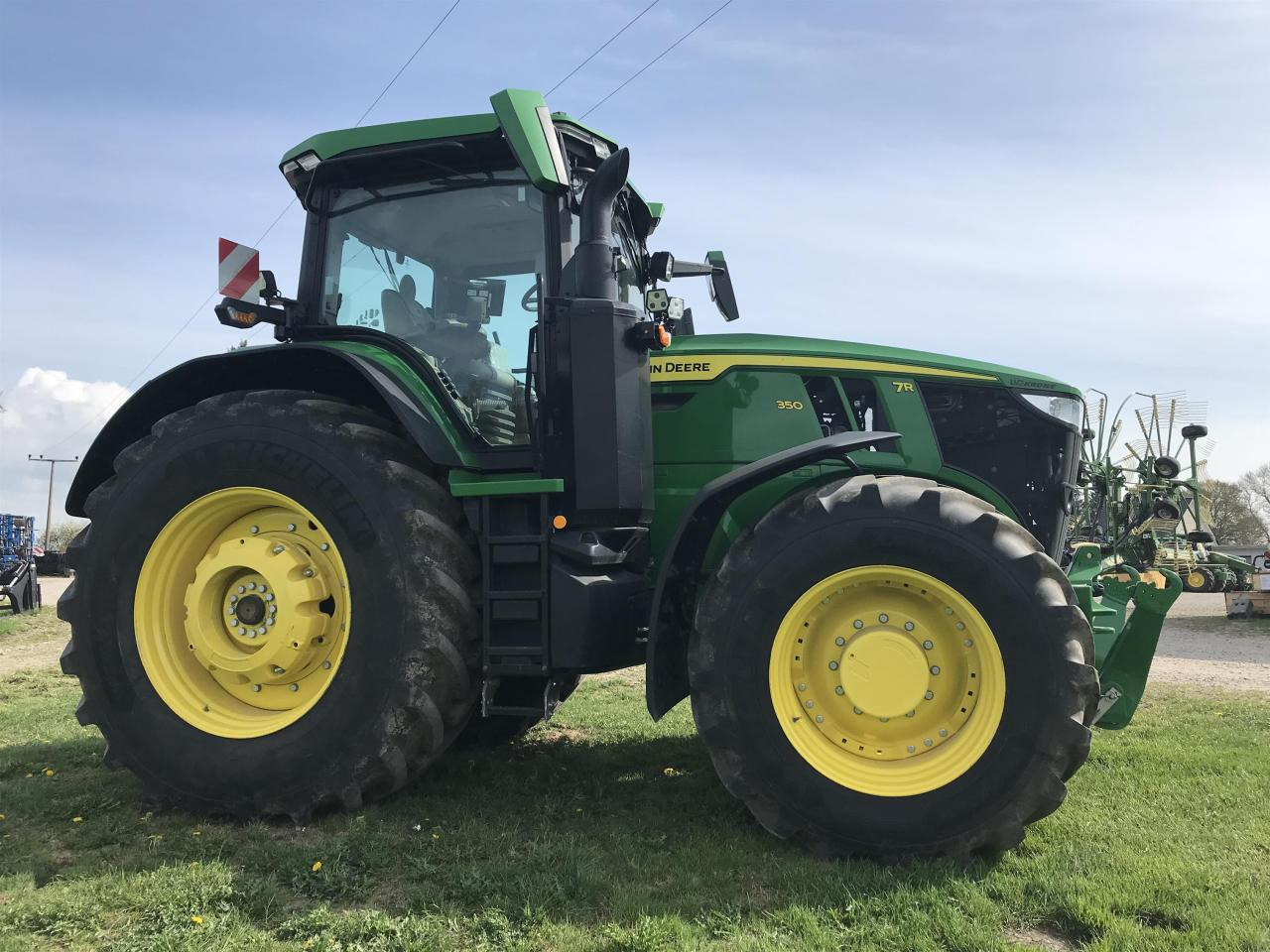 John Deere 7R 350 - Трактор: снимка 2 John Deere 7R 350 - Трактор: снимка 2