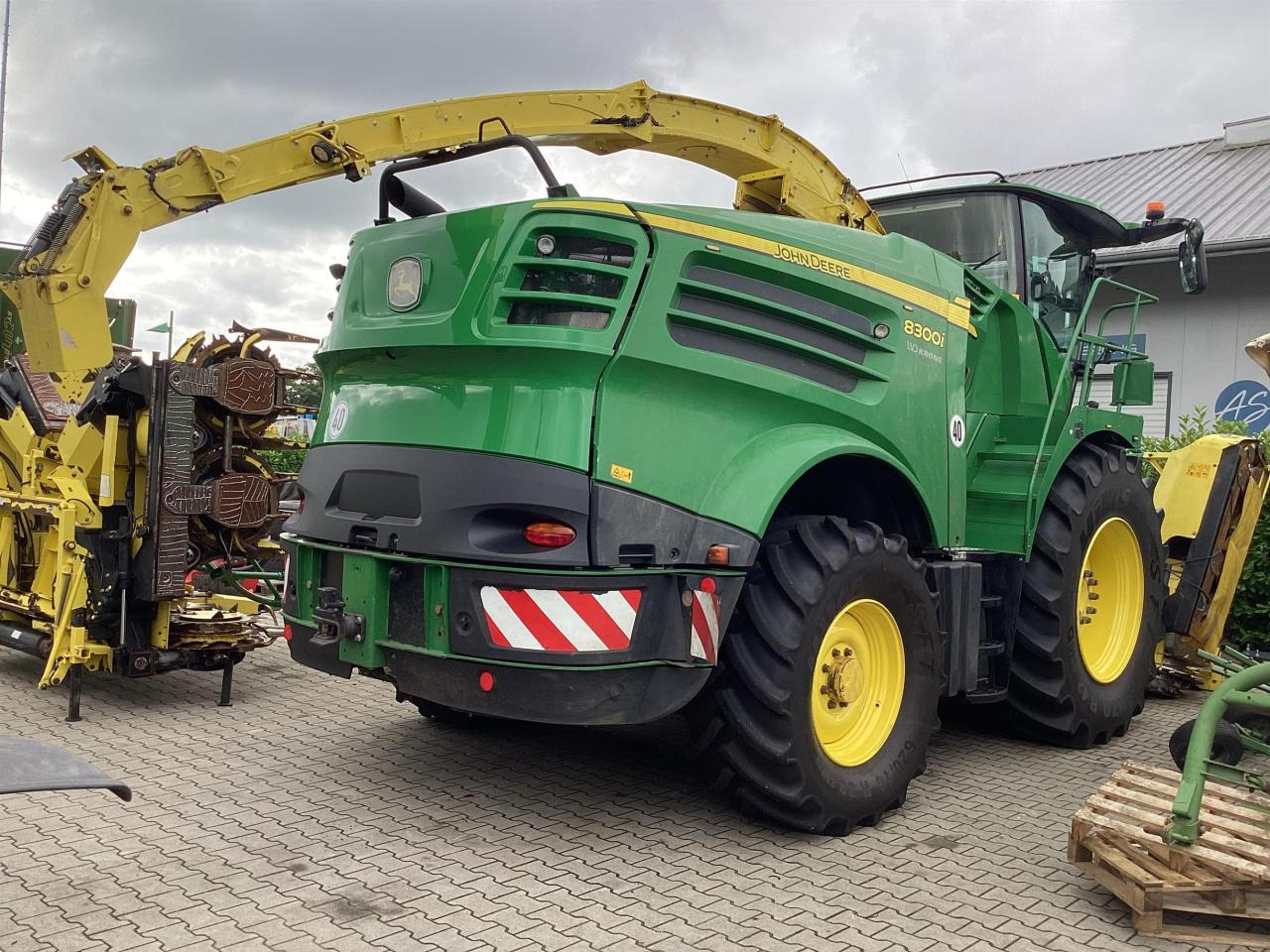 John Deere 8300 - Силажокомбайн: снимка 3 John Deere 8300 - Силажокомбайн: снимка 3
