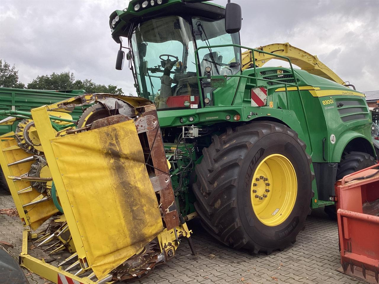 John Deere 8300 - Силажокомбайн: снимка 2 John Deere 8300 - Силажокомбайн: снимка 2