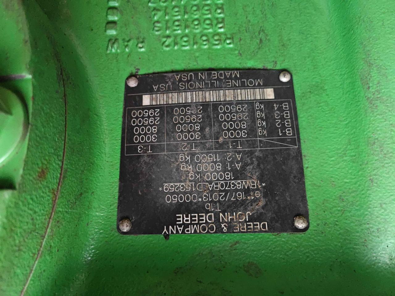 Трактор John Deere 8370R: снимка 8