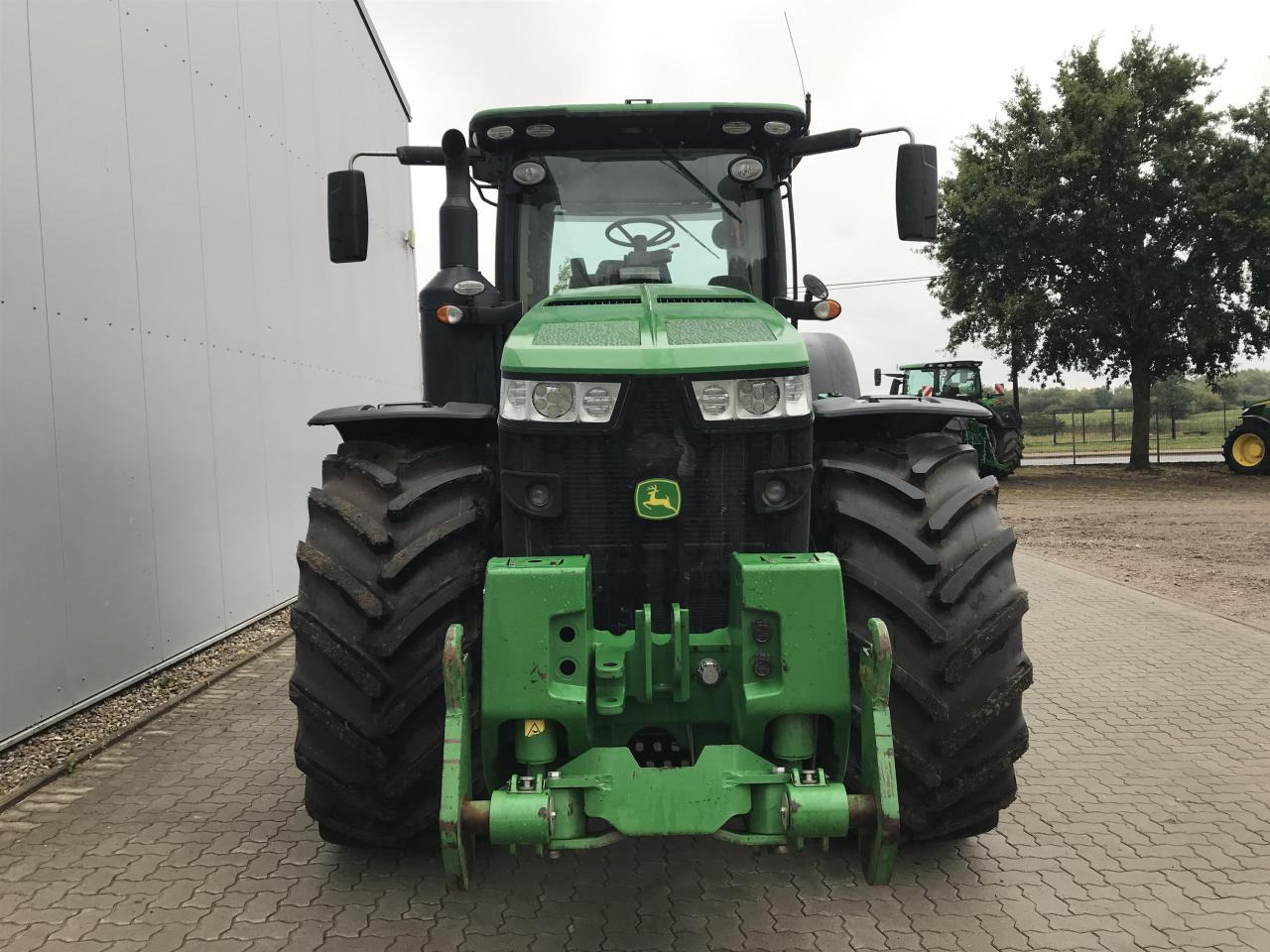John Deere 8400R - Трактор: снимка 3 John Deere 8400R - Трактор: снимка 3