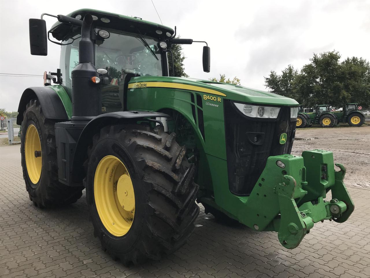 John Deere 8400R - Трактор: снимка 2 John Deere 8400R - Трактор: снимка 2