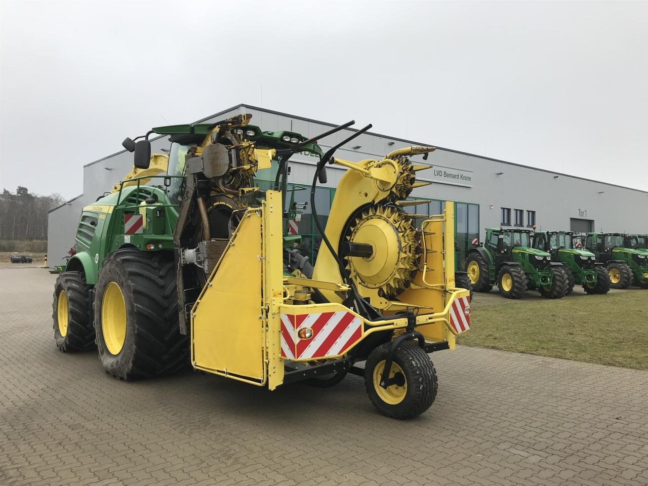 John Deere 8600 - Силажокомбайн: снимка 2 John Deere 8600 - Силажокомбайн: снимка 2