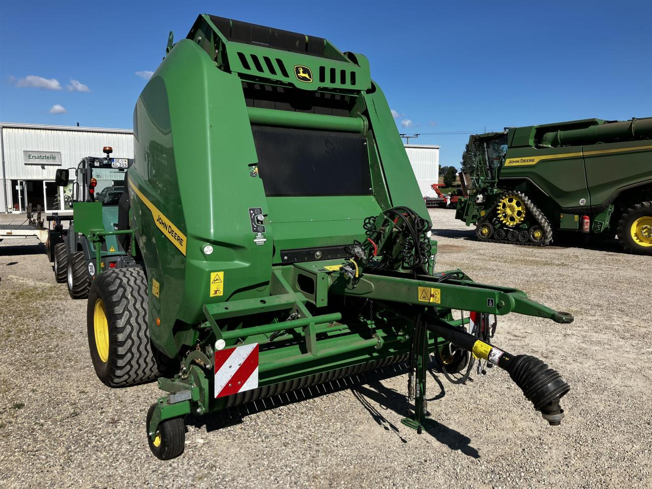 John Deere V461M MaxiCut HC13 - Рулонна сламопреса: снимка 1 John Deere V461M MaxiCut HC13 - Рулонна сламопреса: снимка 1