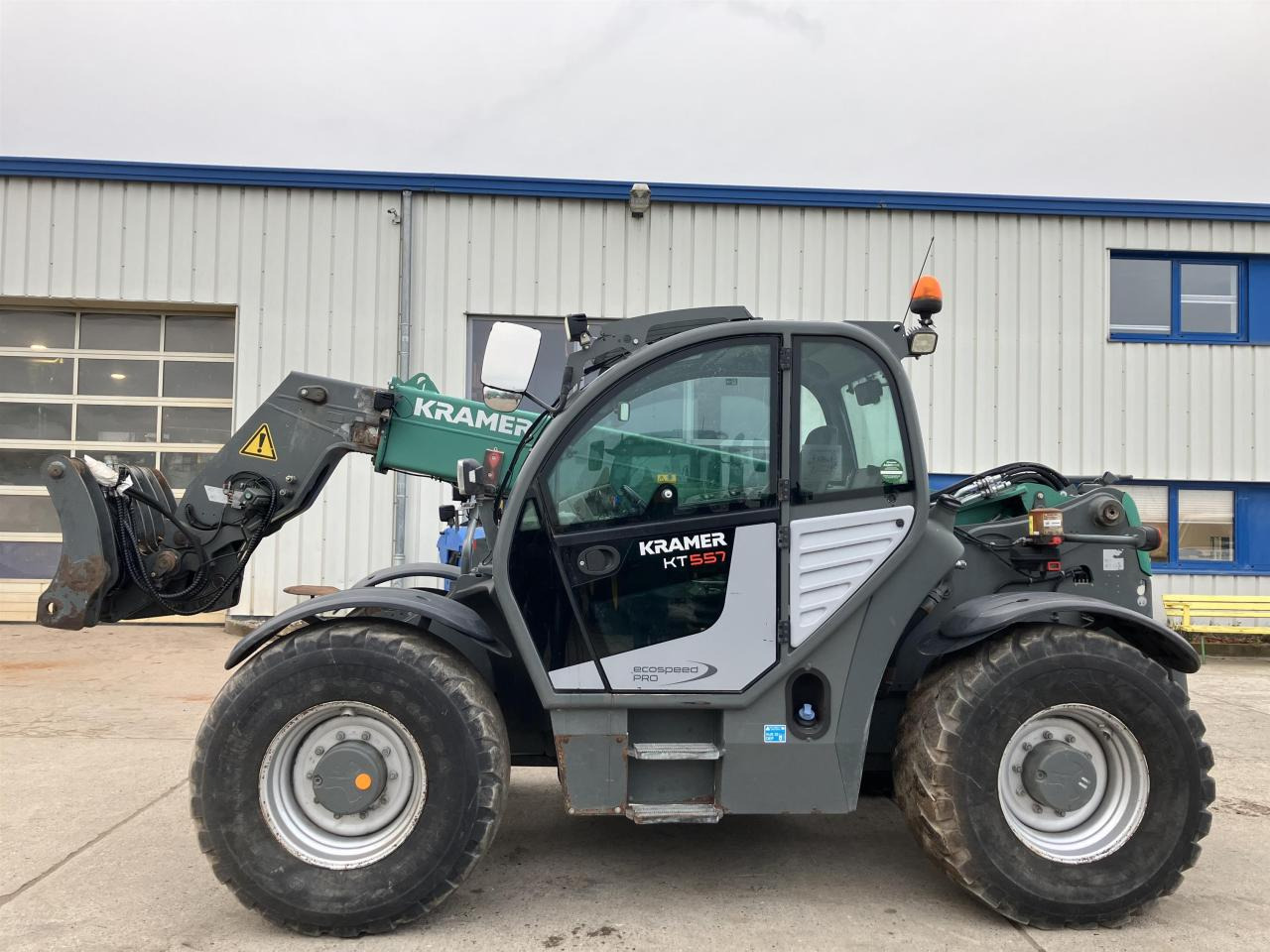 Kramer KT557 - Телескопичен товарач: снимка 2 Kramer KT557 - Телескопичен товарач: снимка 2