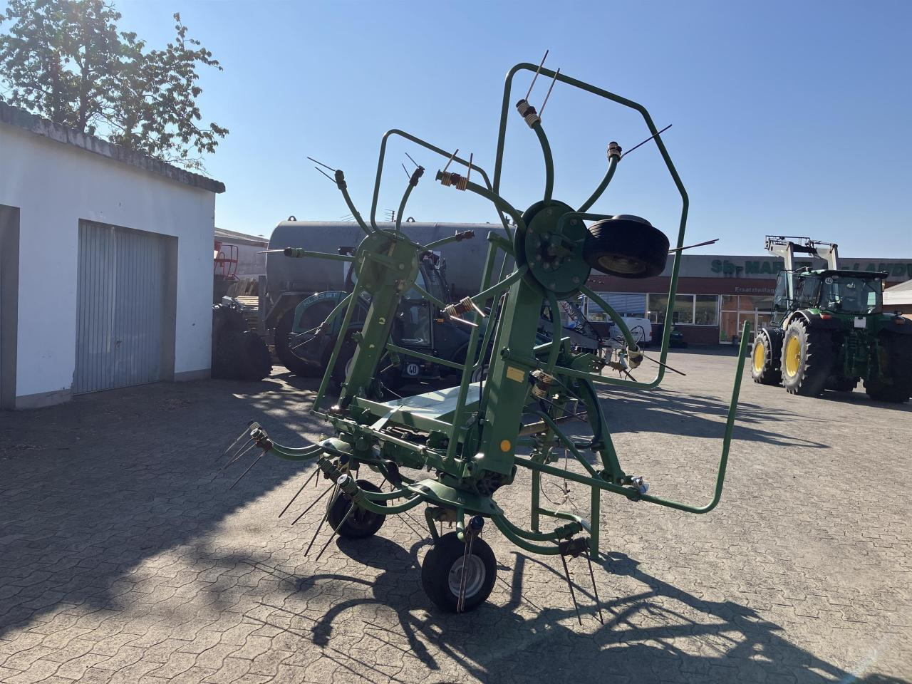 Krone KW 5.52/4x7 - Гребло/ Сенообръщачка: снимка 4 Krone KW 5.52/4x7 - Гребло/ Сенообръщачка: снимка 4