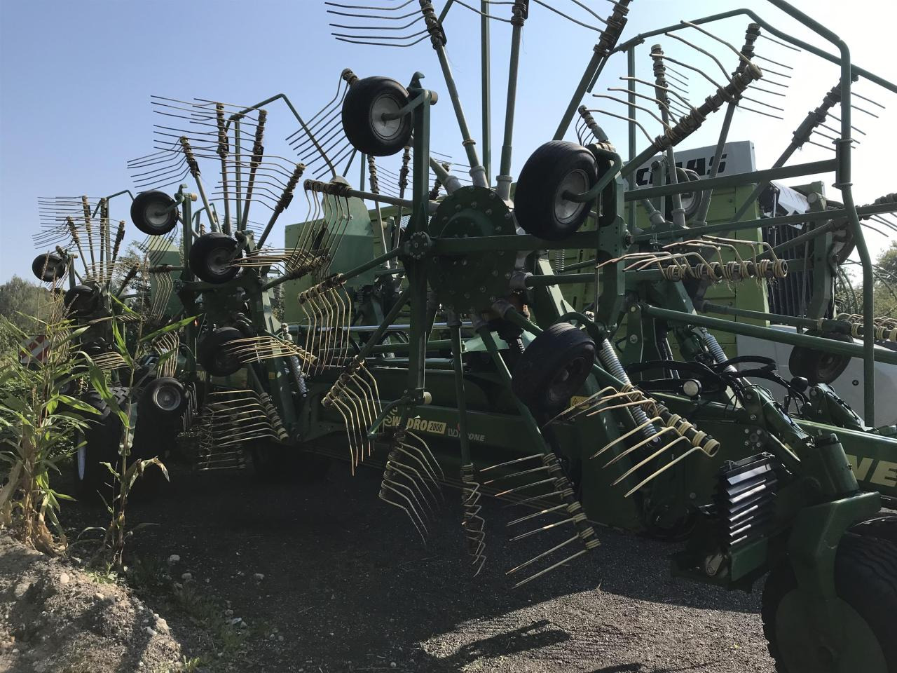 Krone Swadro 2000 - Гребло/ Сенообръщачка: снимка 2 Krone Swadro 2000 - Гребло/ Сенообръщачка: снимка 2