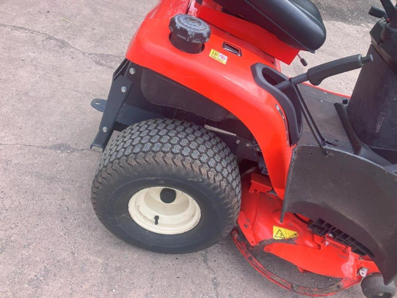 Kubota GR1600-ID-II - Косачка за трева: снимка 5 Kubota GR1600-ID-II - Косачка за трева: снимка 5