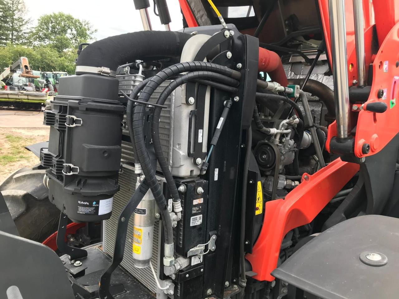 Лизинг на Kubota M7133 Kubota M7133: снимка 8