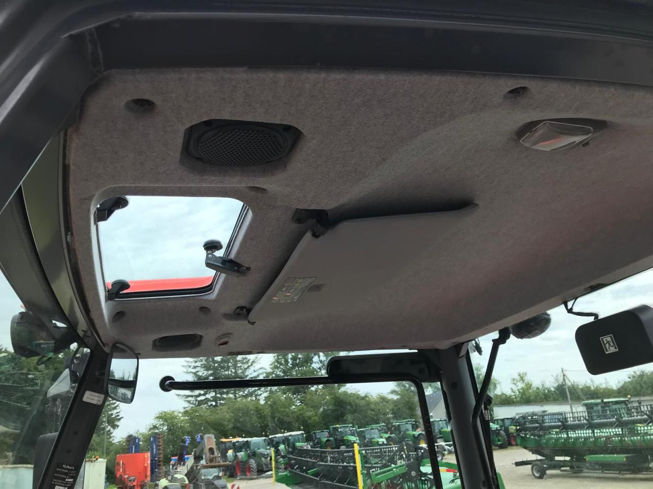 Kubota M7133 - Трактор: снимка 5 Kubota M7133 - Трактор: снимка 5