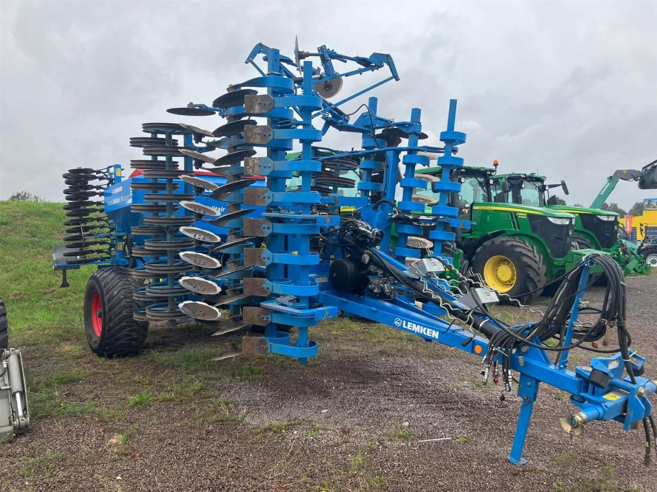 Lemken Solitair 9/450KA-DS - Сеялка: снимка 1 Lemken Solitair 9/450KA-DS - Сеялка: снимка 1